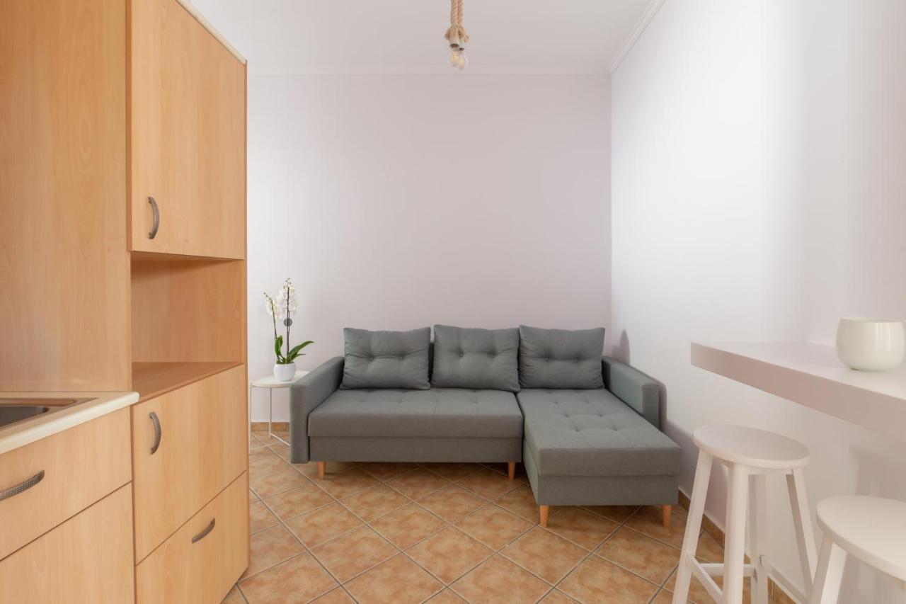 Nysa Residence Menites Екстер'єр фото