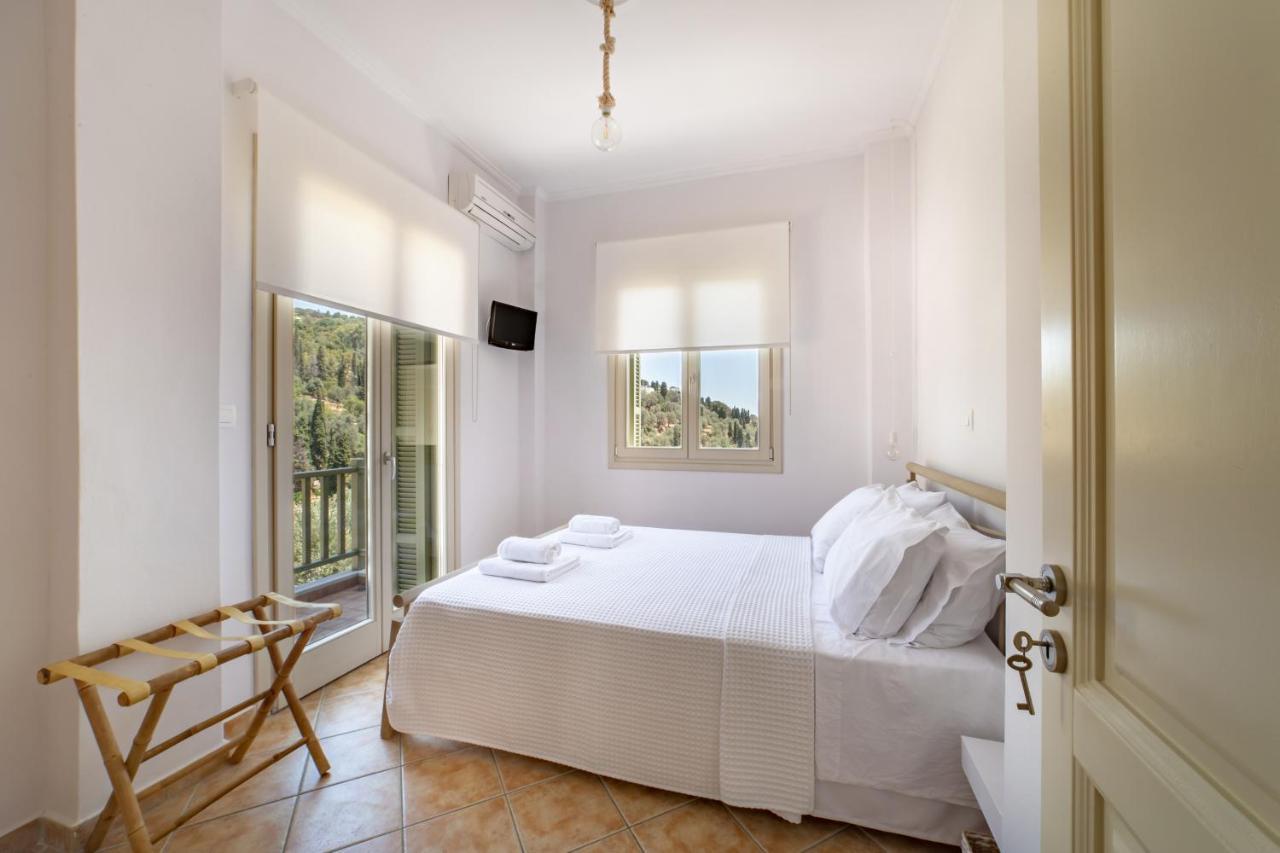 Nysa Residence Menites Екстер'єр фото