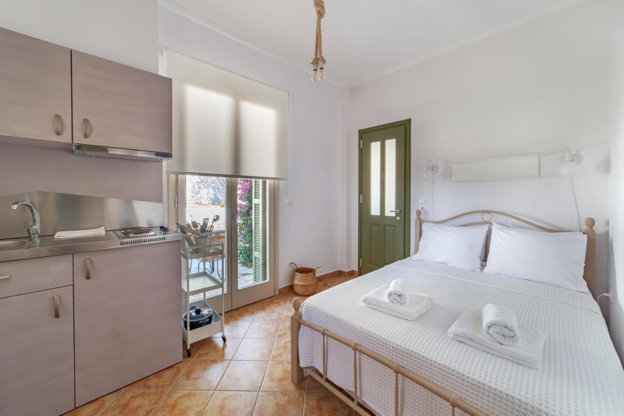 Nysa Residence Menites Екстер'єр фото